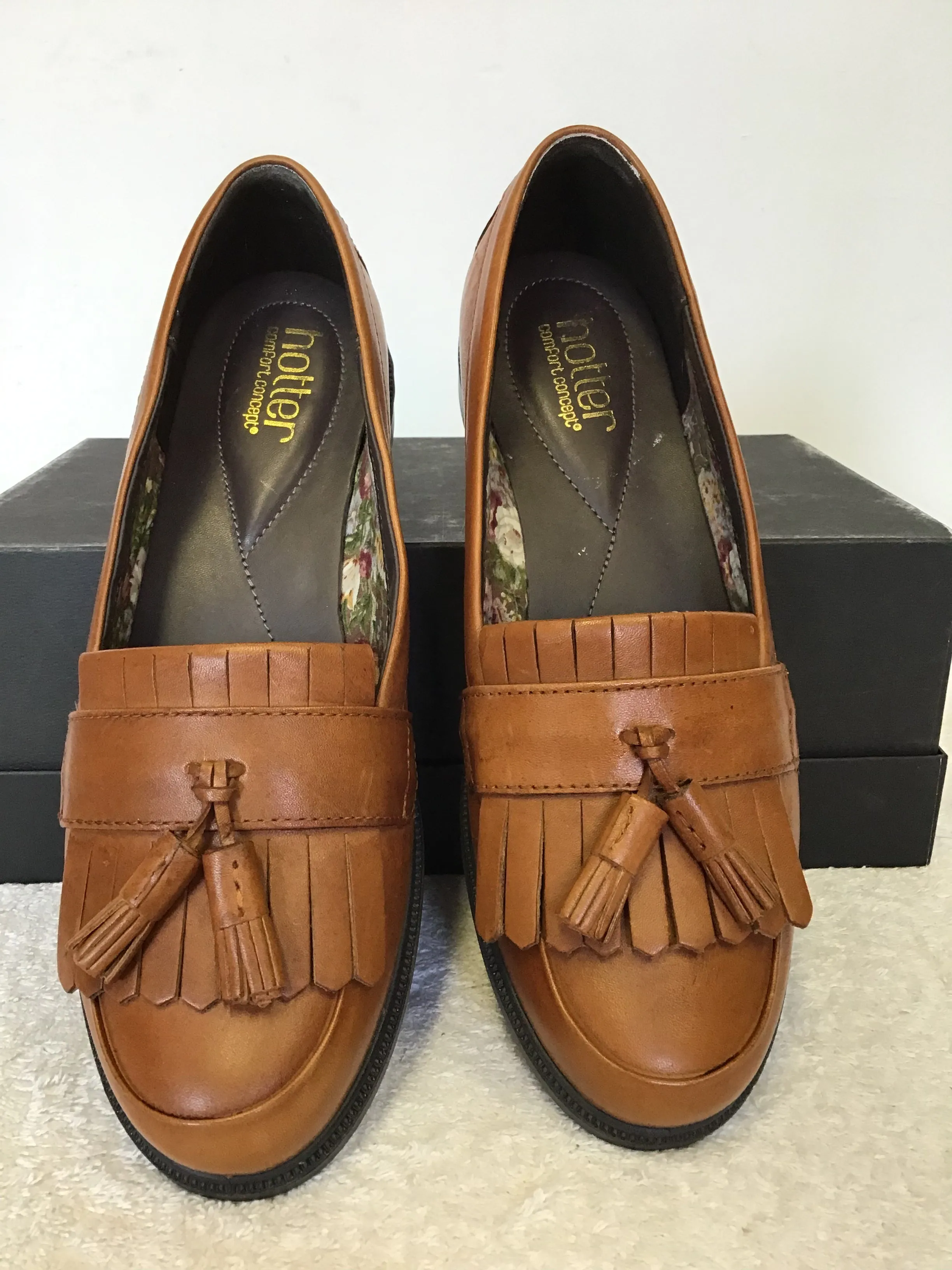 BRAND NEW HOTTER TAN LEATHER TASSEL TRIM LOAFERS SIZE 5/38