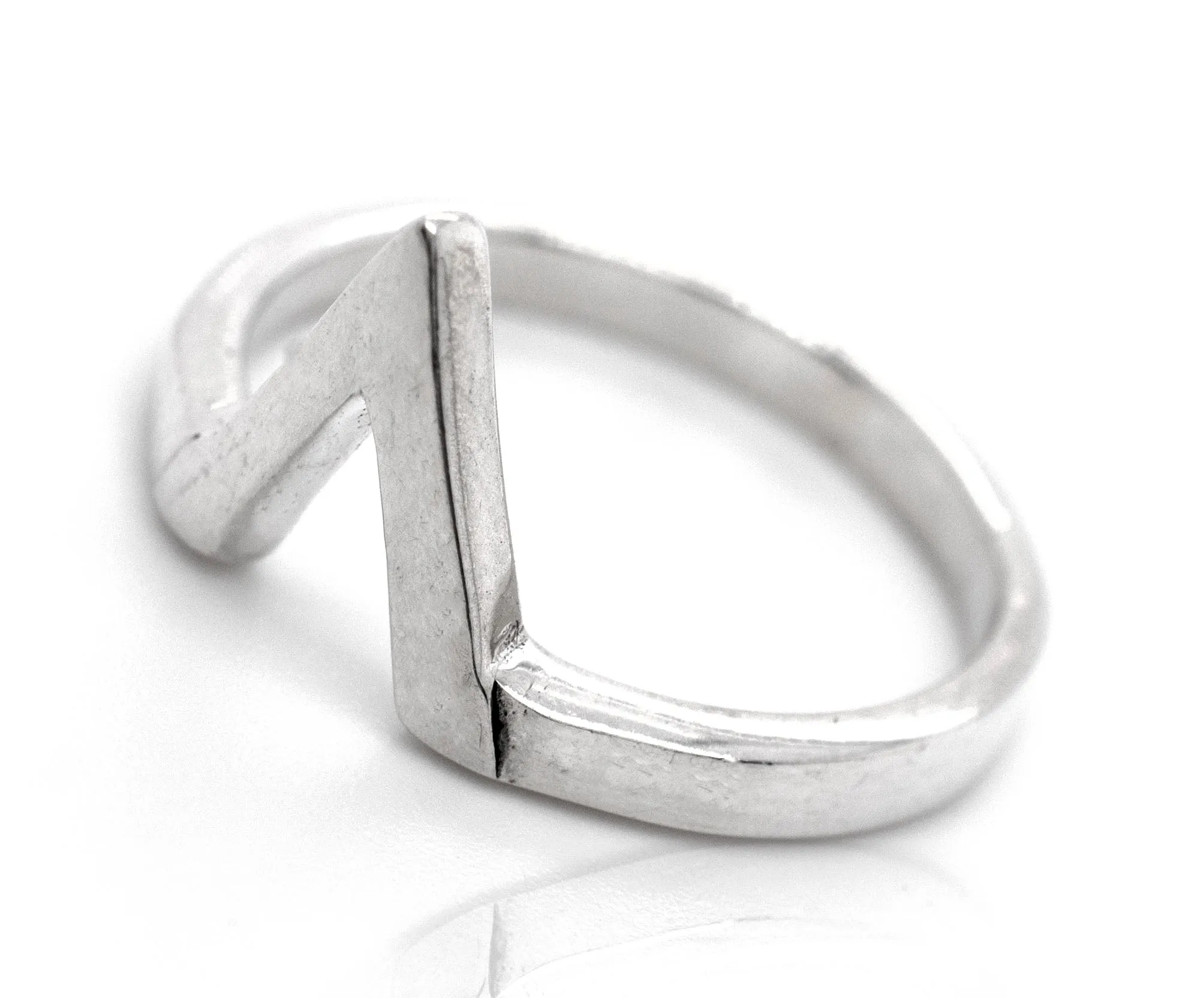 Simple "V" Shape Ring