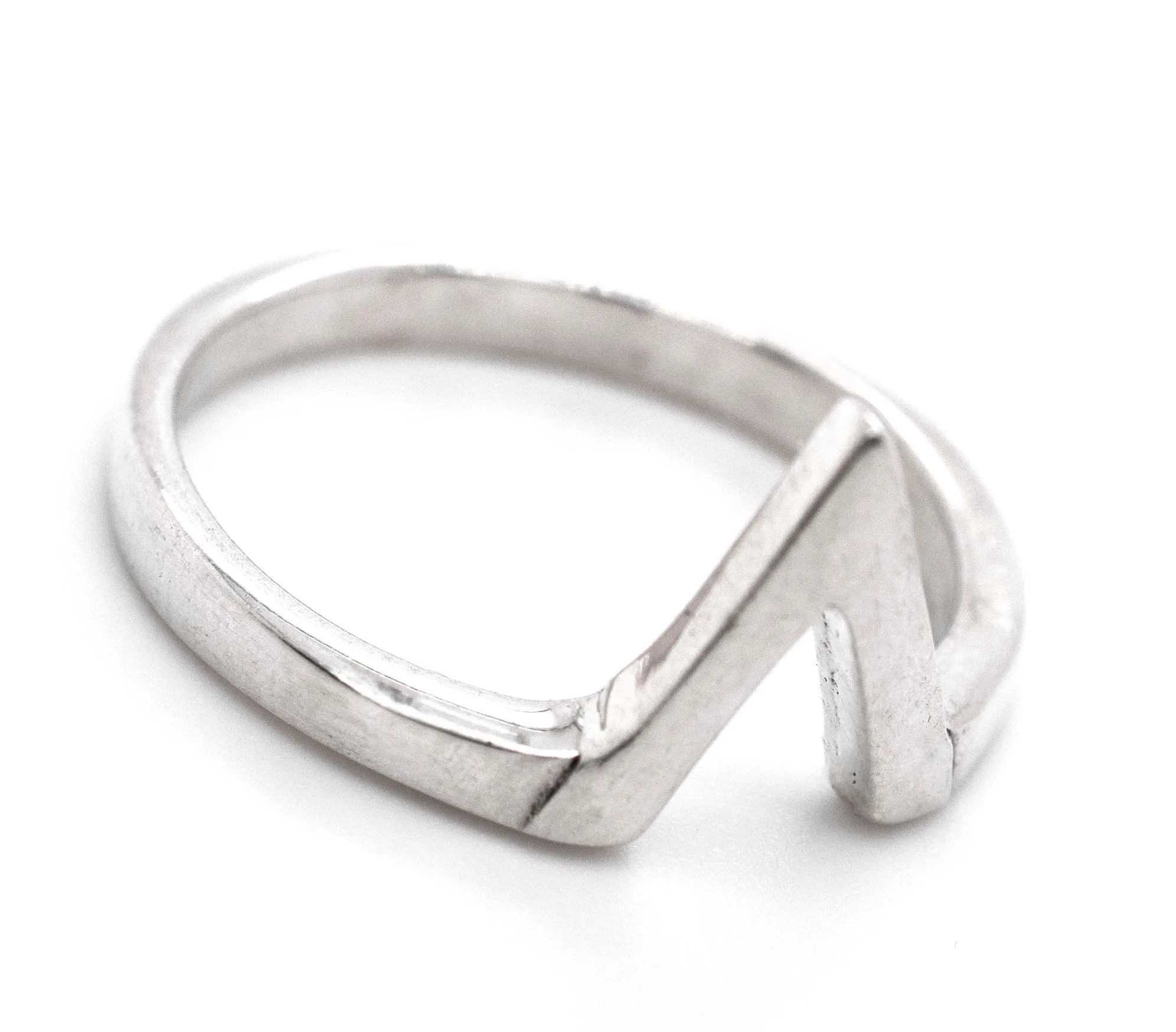 Simple "V" Shape Ring